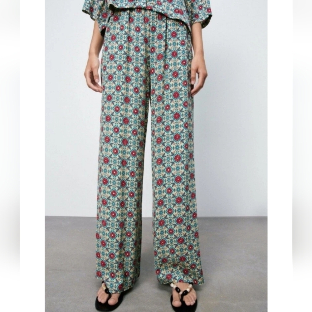 Zara multi color elastic waistline wide leg pants SIZE XS